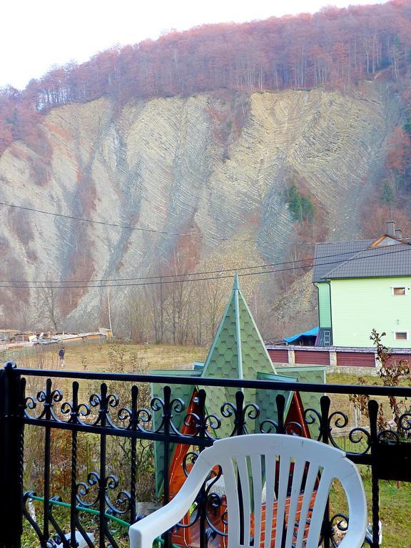 Sadyba Bilya Richky Yaremtche Chambre photo