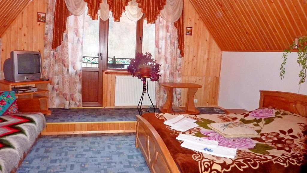 Sadyba Bilya Richky Yaremtche Chambre photo