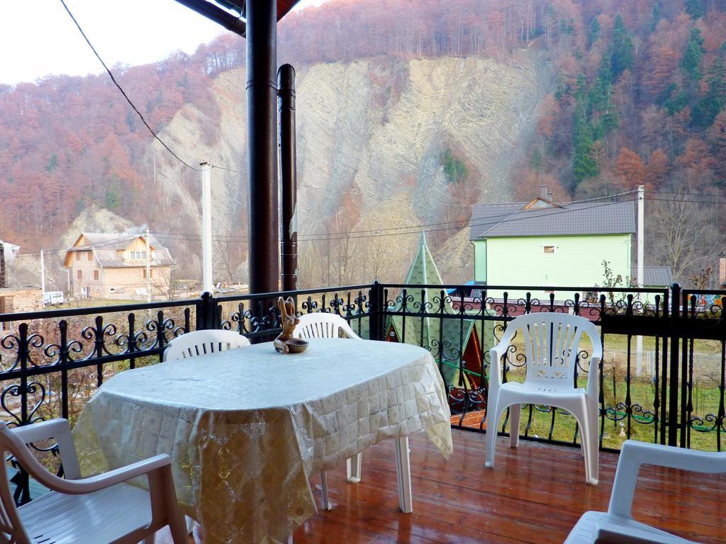 Sadyba Bilya Richky Yaremtche Chambre photo